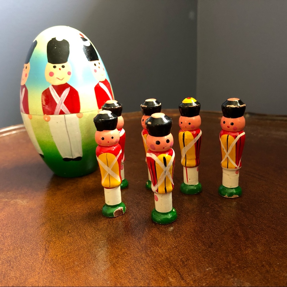 Vintage Beefeater Guard Toy - Picture 2 of 11